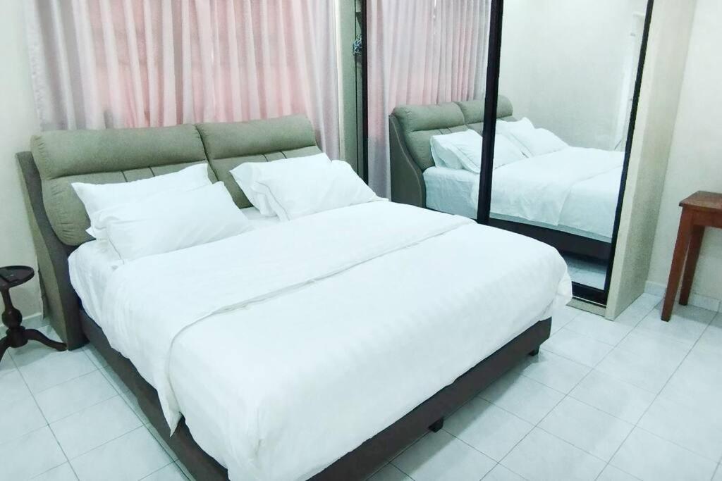 Rawang Conner Lot Homestay ภายนอก รูปภาพ